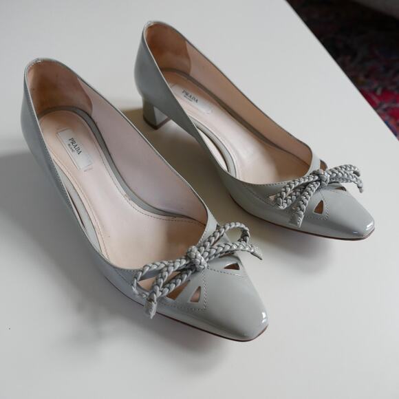 Prada Vintage Heels Pointed Toe Grey Patent Leather Kitten Heel Bow 37 or 7 - Picture 3 of 10